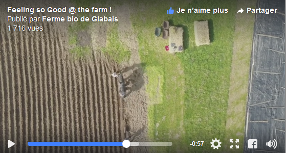 Vue aérienne du travail à la ferme bio de Glabais